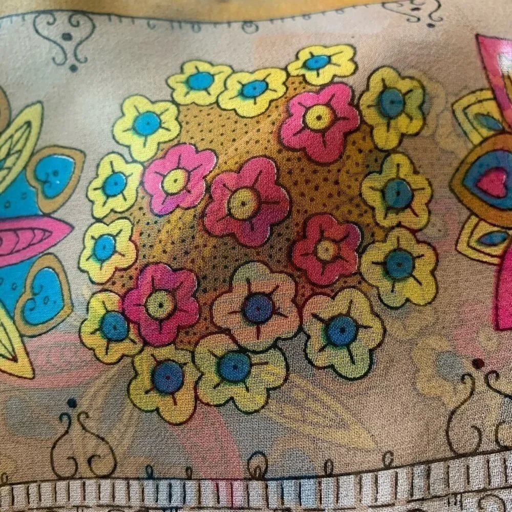 Vtg silk detailed design beige, blue, pink yellow